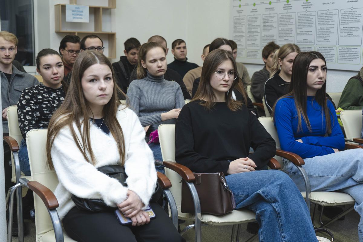 Ректор Вавиловского университета встретился с молодежью в рамках акции Знание.Наука Фото 1