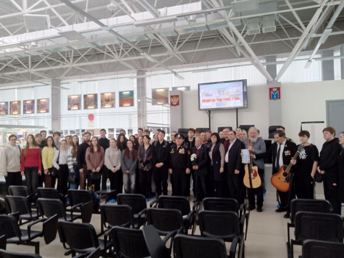 Студенты колледжа встретились с ветеранами Афганистана Фото 1