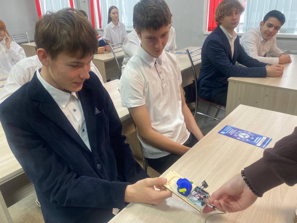 В агроклассах Воскресенского района прошли занятия по инженерии и ветеринарной онкологии Фото 12 В агроклассах Воскресенского района прошли занятия по инженерии и ветеринарной онкологии Фото 12