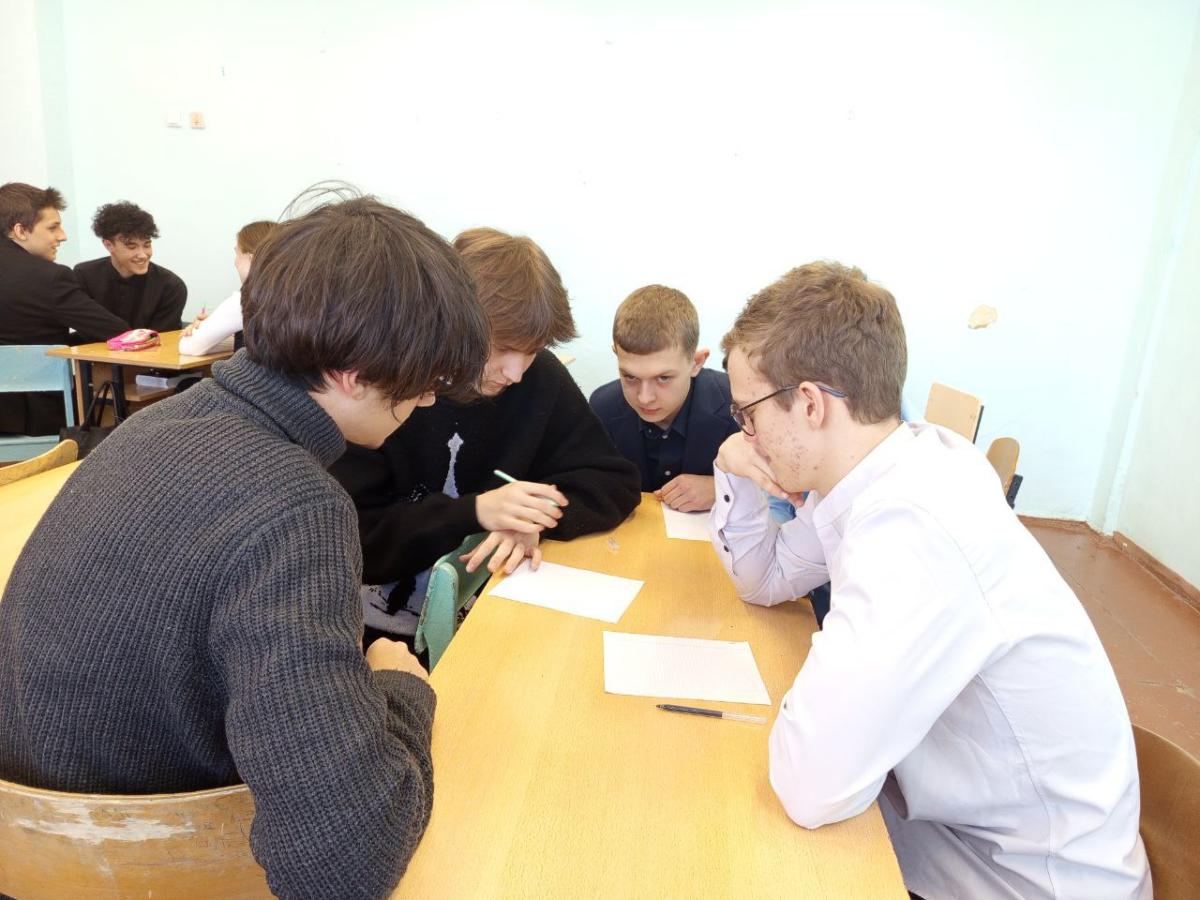 Продолжается реализация программы «Вавиловские классы» в саратовских школах Фото 3 Продолжается реализация программы «Вавиловские классы» в саратовских школах Фото 3