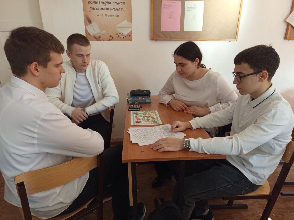 Продолжается реализация программы «Вавиловские классы» в саратовских школах Фото 9 Продолжается реализация программы «Вавиловские классы» в саратовских школах Фото 9