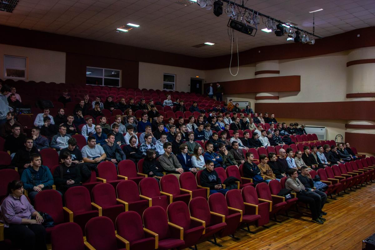 В Вавиловском университете прошло собрание с первокурсниками по поступлению в ВУЦ Фото 3