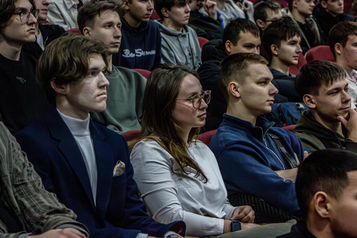 В Вавиловском университете прошло собрание с первокурсниками по поступлению в ВУЦ Фото 4