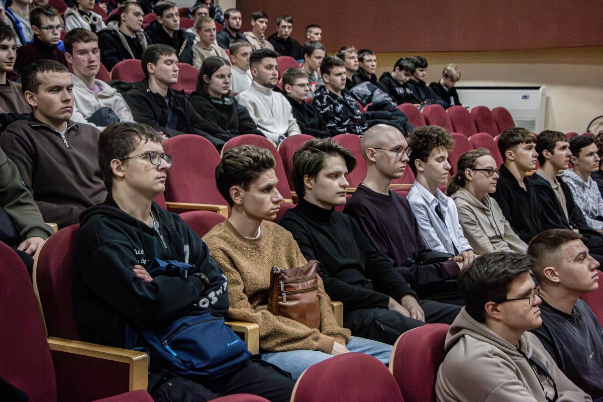 В Вавиловском университете прошло собрание с первокурсниками по поступлению в ВУЦ Фото 5