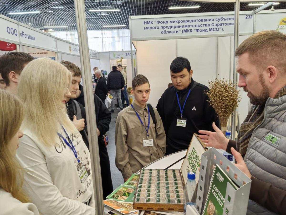 Посещение форума «Саратов-Агро.2026» Фото 8