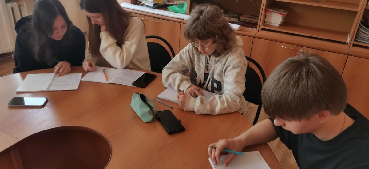 Викторина "Сильное звено" ко Дню родного языка. Фото 1 Викторина "Сильное звено" ко Дню родного языка. Фото 1