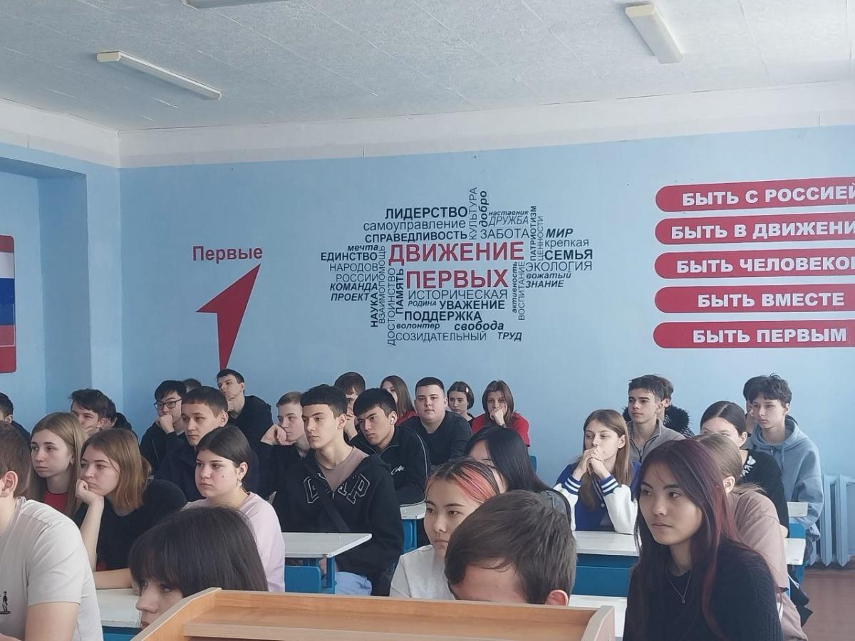 Кинопоказ патриотических фильмов "Потомки победителей". Фото 1