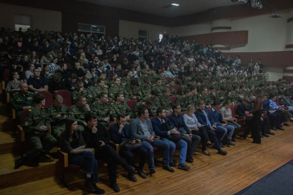 «Горжусь тобой, Отечество!»: В вузе прошел концерт патриотической песни Фото 1