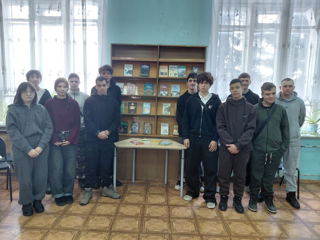 Книжная выставка «Предпочтения молодежи» Фото 1 Книжная выставка «Предпочтения молодежи» Фото 1