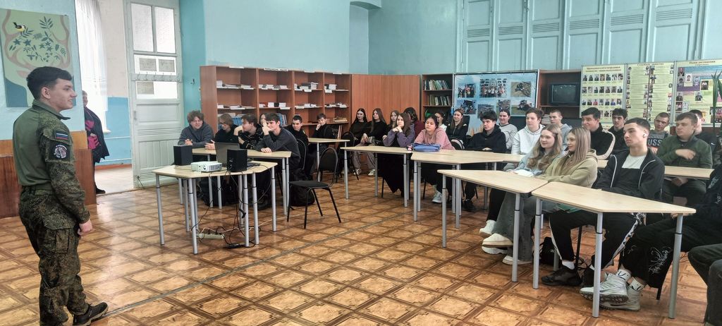 Информационная встреча с обучающимися Пугачевского филиала, желающими принять участие в отборе для обучения в военном учебном центре при Вавиловском университете Фото 1 Информационная встреча с обучающимися Пугачевского филиала, желающими принять участие в отборе для обучения в военном учебном центре при Вавиловском университете Фото 1