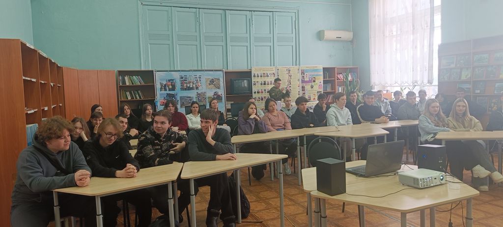 Информационная встреча с обучающимися Пугачевского филиала, желающими принять участие в отборе для обучения в военном учебном центре при Вавиловском университете Фото 2 Информационная встреча с обучающимися Пугачевского филиала, желающими принять участие в отборе для обучения в военном учебном центре при Вавиловском университете Фото 2