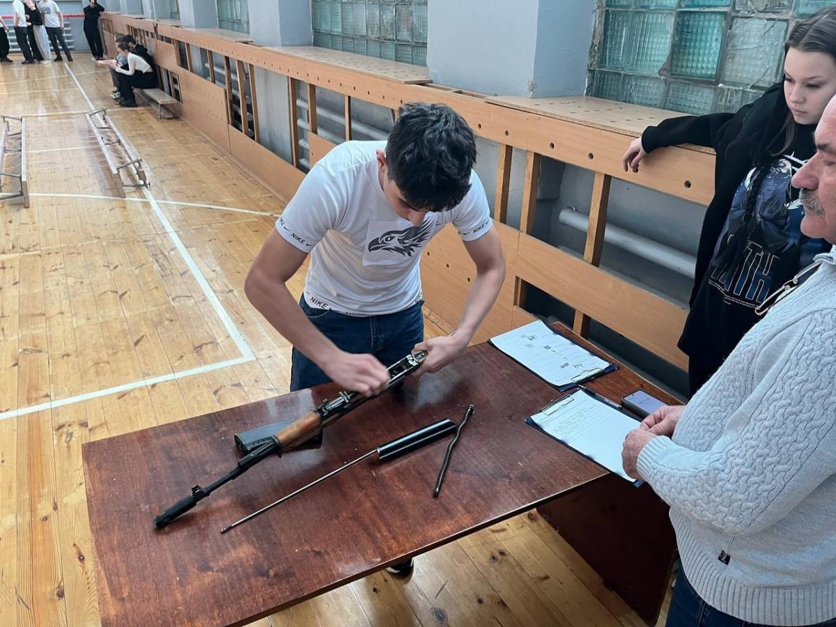 Соревнования по стрельбе из пневматического ружья среди 1х курсов. Фото 1 Соревнования по стрельбе из пневматического ружья среди 1х курсов. Фото 1