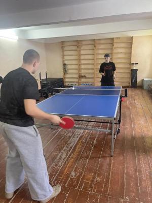 Спортивное соревнование по настольному теннису