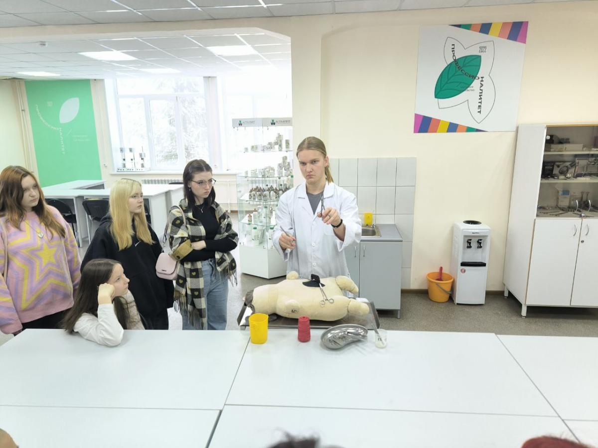 Экскурсия для школьников на площадке «Ветеринария» Фото 2 Экскурсия для школьников на площадке «Ветеринария» Фото 2