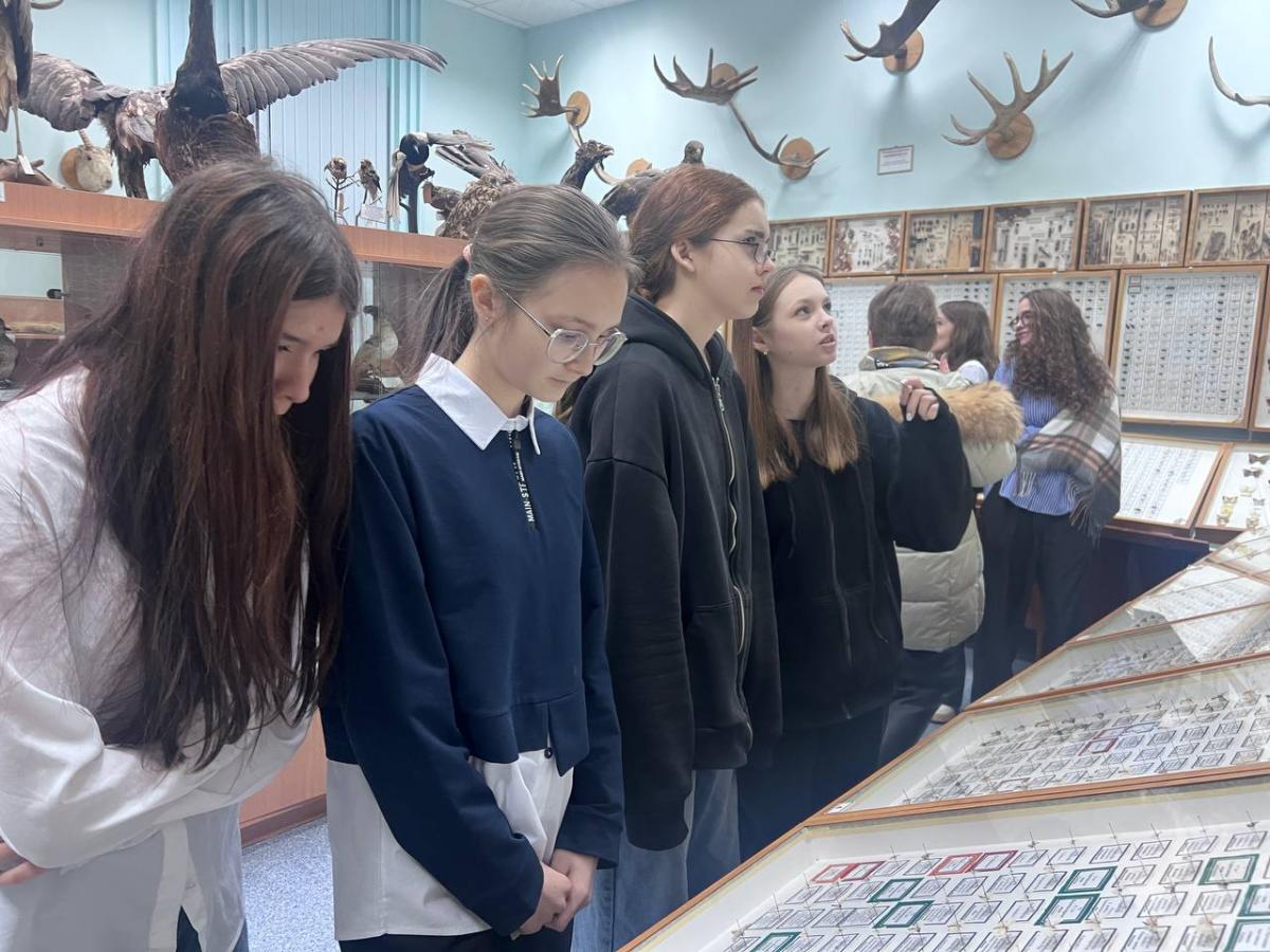 Школьники в гостях Чемпионата Фото 2