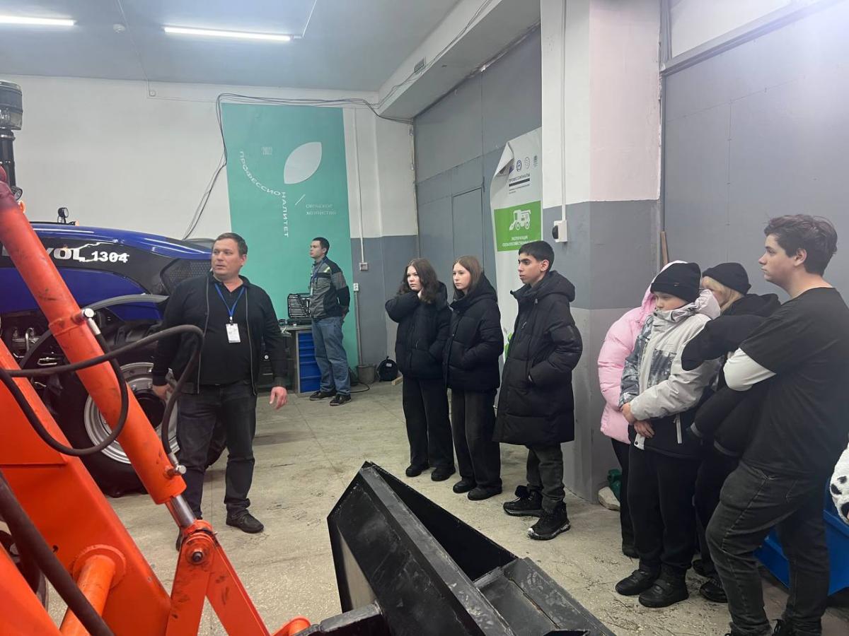 Школьники в гостях Чемпионата Фото 2 Школьники в гостях Чемпионата Фото 2