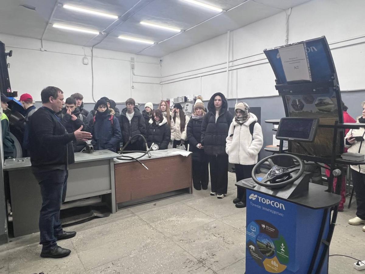 Школьники в гостях Чемпионата Фото 3 Школьники в гостях Чемпионата Фото 3