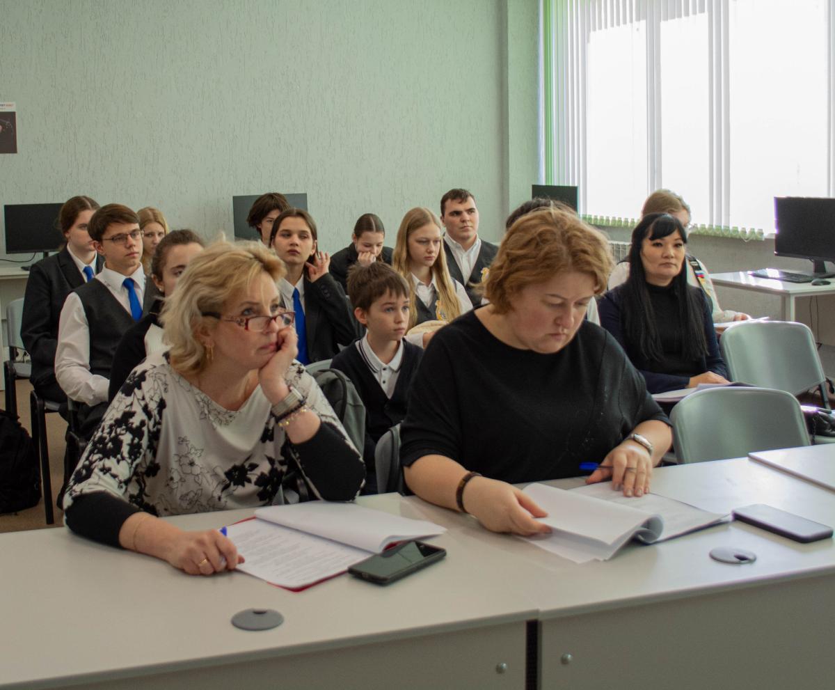 Школьная конференция «Питание военнослужащих», в рамках форума «Продовольственная безопасность и питание в контексте устойчивого развития: акторы, институции, политика» Фото 3