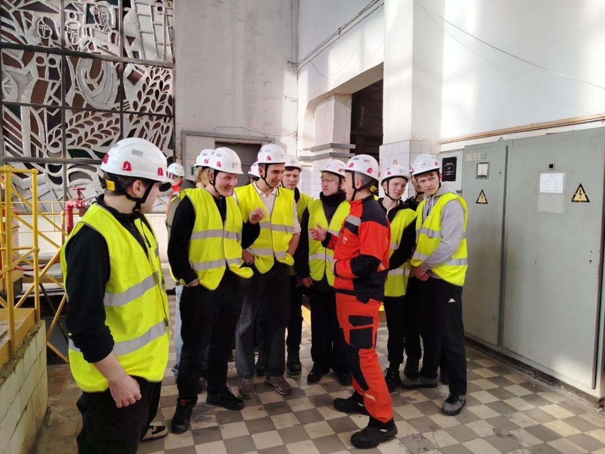 Студенты ФТК посетили Саратовскую ГРЭС Фото 3 Студенты ФТК посетили Саратовскую ГРЭС Фото 3