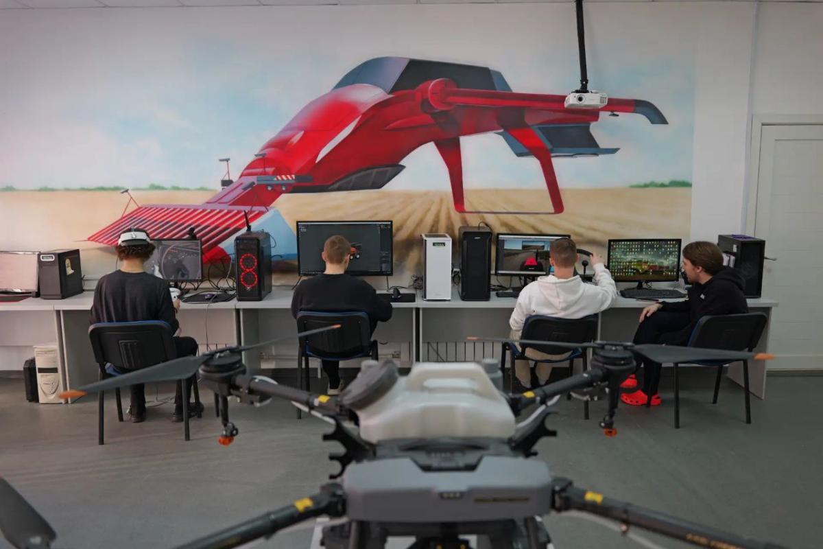 Роман Бусаргин оценил инновационный потенциал Вавиловского университета Фото 5