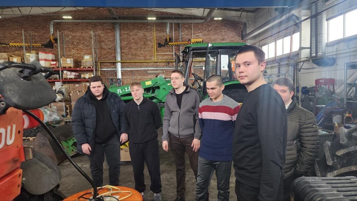 Практическое занятие по индивидуальным образовательным траекториям на кафедре "Техническое обеспечение АПК" Фото 3