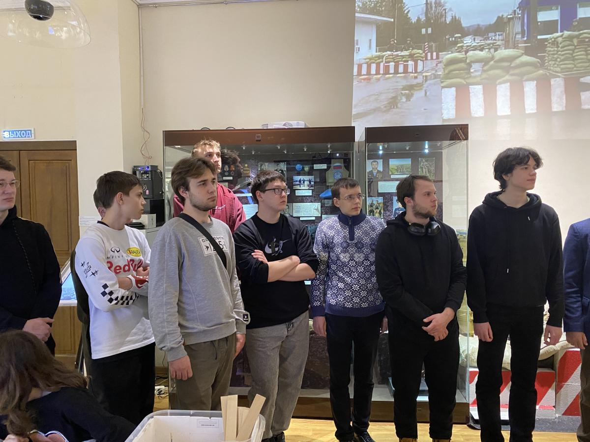 Студенты посетили выставку «Солдаты Отечества: из глубины веков до наших дней» Фото 1