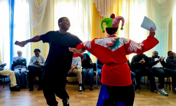 Слушатели центра довузовской подготовки, академической мобильности и грантовой деятельности Вавиловского университета познакомились с традициями празднования Масленицы Фото 2