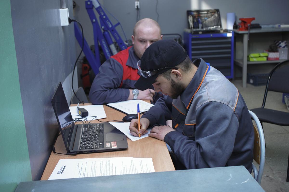 Подведены итоги IV чемпионата «Профессионалы» по компетенции «Эксплуатация сельхозмашин» Фото 4