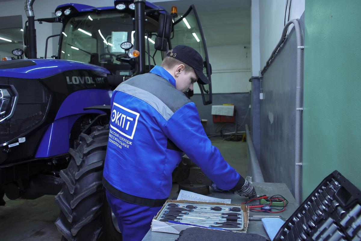 Подведены итоги IV чемпионата «Профессионалы» по компетенции «Эксплуатация сельхозмашин» Фото 7