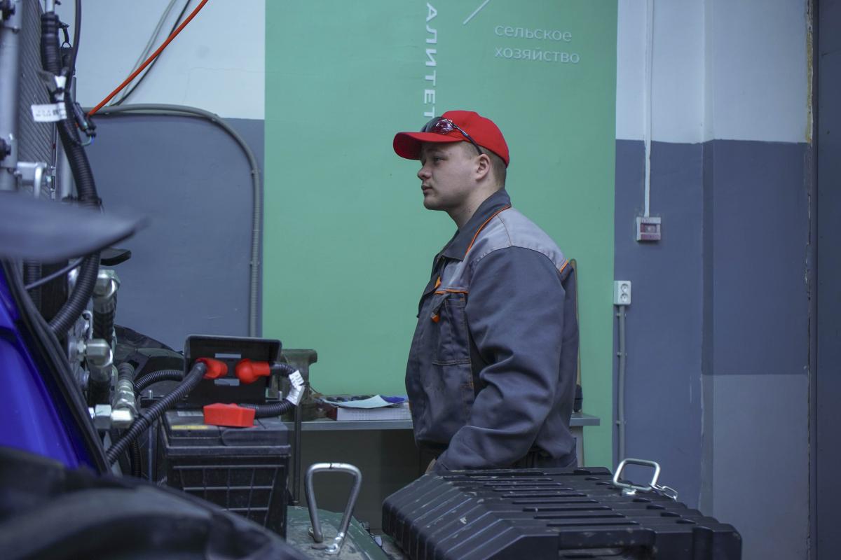 Подведены итоги IV чемпионата «Профессионалы» по компетенции «Эксплуатация сельхозмашин» Фото 10