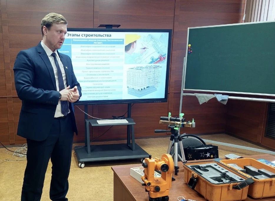 Проведен мастер-класс для будущих строителей мостов и гидротехнических сооружений Фото 2