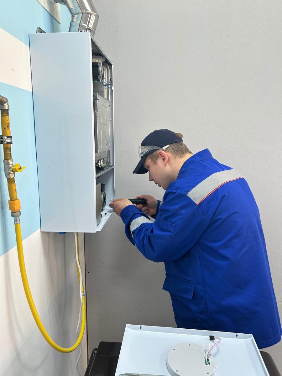 «Профессионалы»: студент Марксовского сельскохозяйственного техникума блестяще выступил в компетенции «Монтаж и техническое обслуживание бытового газового оборудования» Фото 6