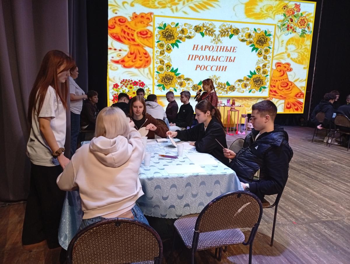 Студенты Марксовского филиала Вавиловского университета познакомились с народными промыслами Фото 6