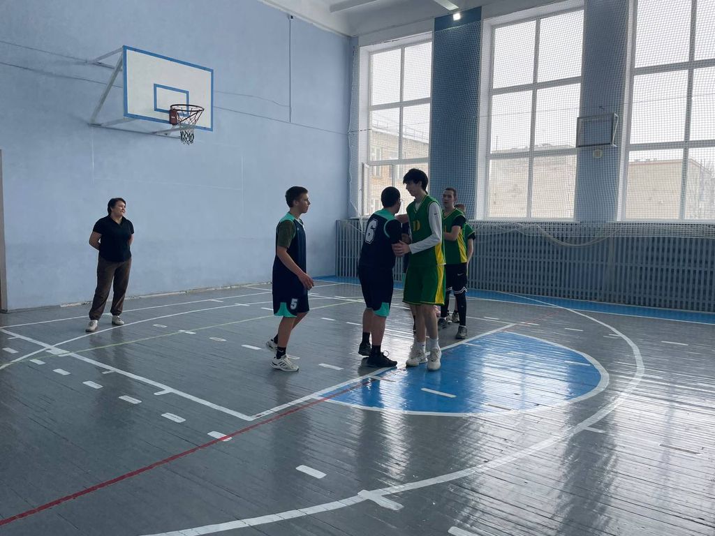 Соревнования по стритболу Фото 2