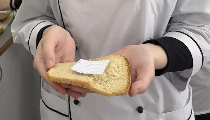 Практикум по микробиологии: Будущие технологи хлебопечения провели экспертизу муки Фото 1