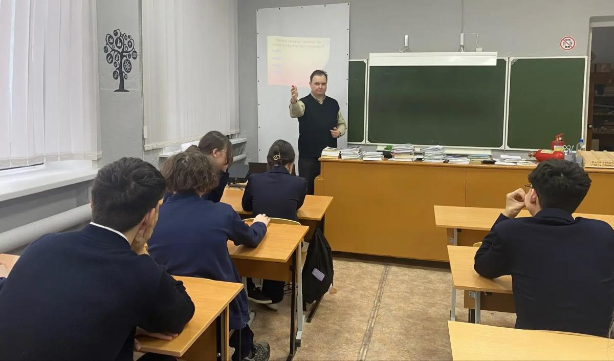 Профессор кафедры «Техносферная безопасность и транспортно-технологические машины» участвовал в проведении плановых занятий в агроклассах Саратовской области Фото 4