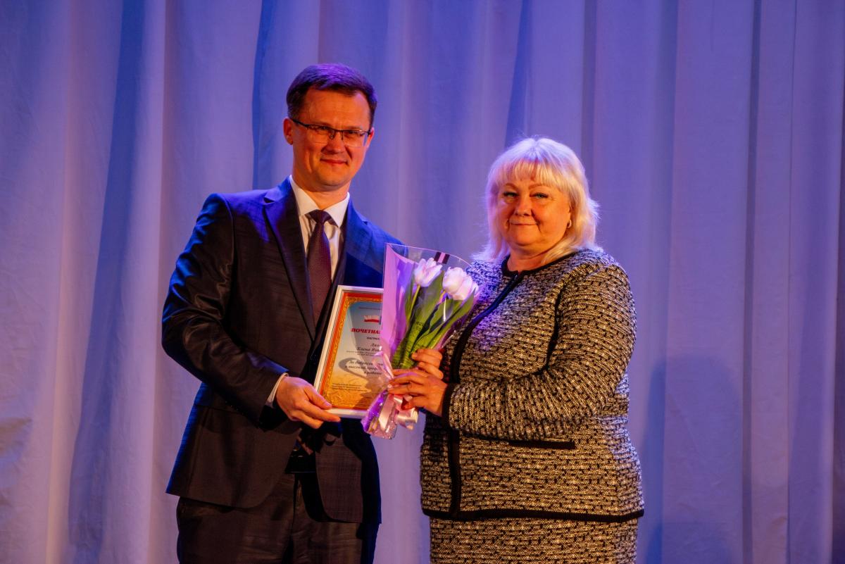 В Вавиловском университете прошел праздничный концерт к 8 Марта Фото 7