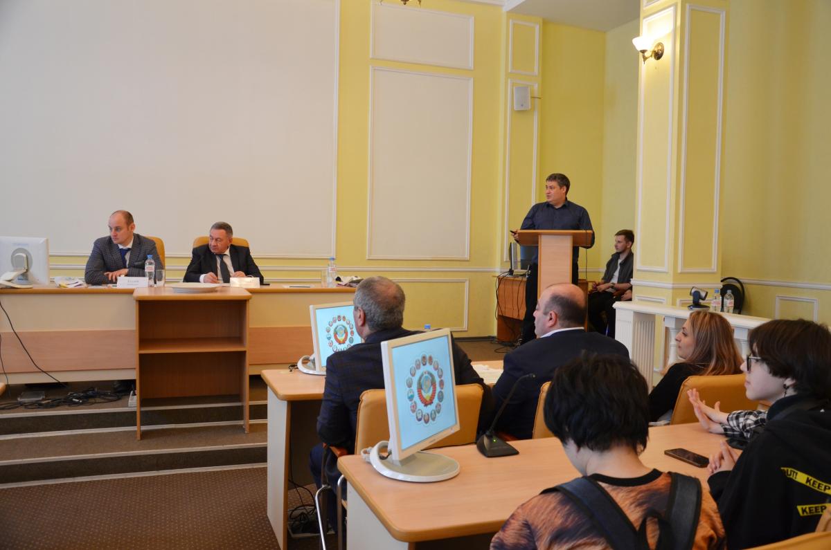 Участие в работе круглого стола Фото 1