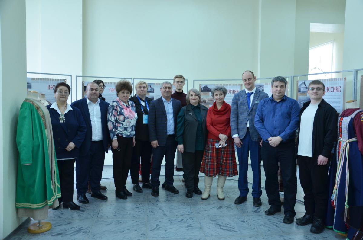 Участие в работе круглого стола Фото 10