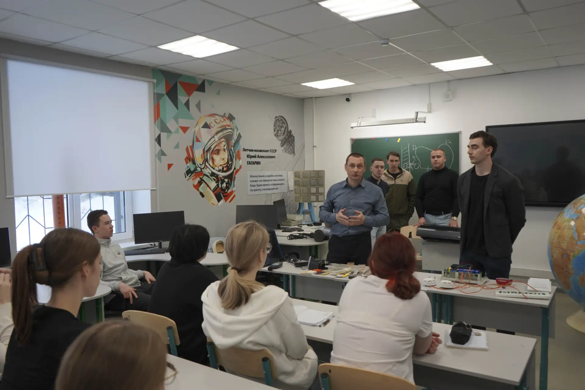 В центре «Галактика 64» стартовала профильная смена Вавиловского университета Фото 3
