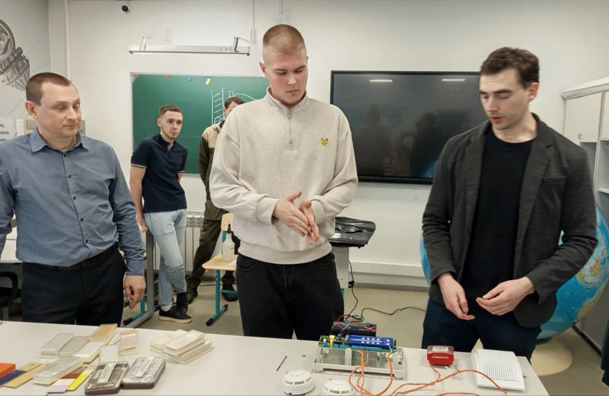 В центре «Галактика 64» стартовала профильная смена Вавиловского университета Фото 4