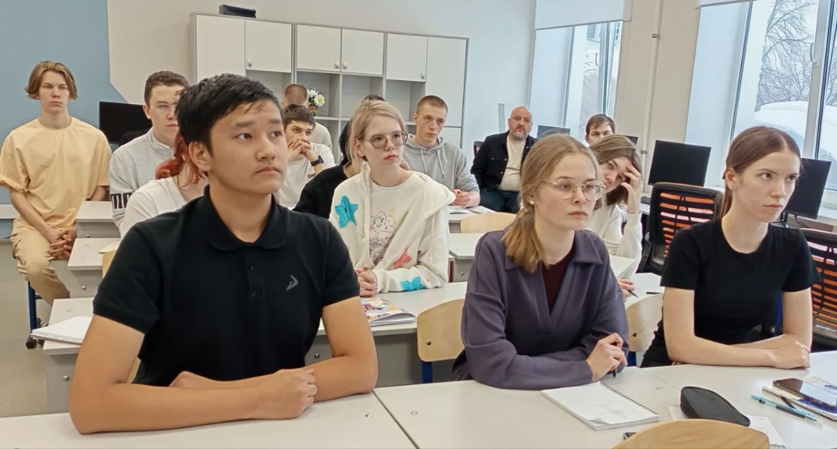 В центре «Галактика 64» стартовала профильная смена Вавиловского университета Фото 5