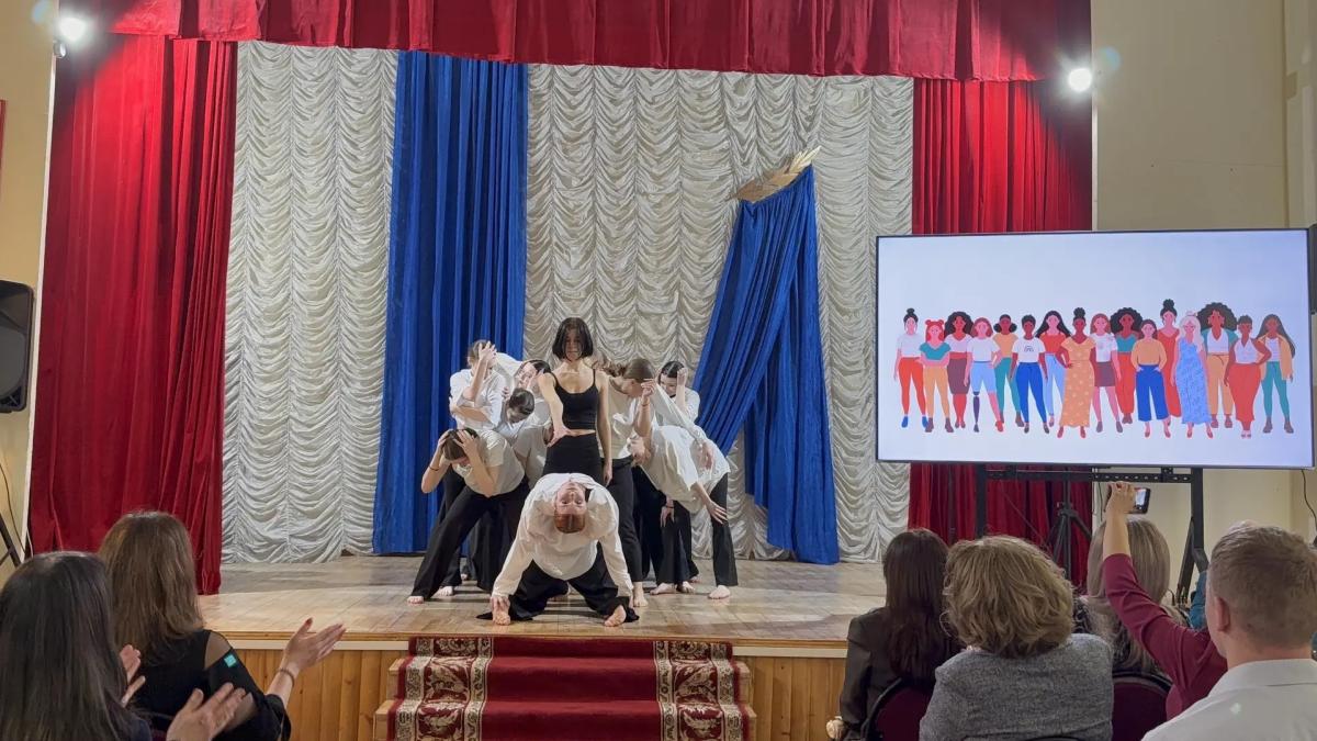 Праздничный концерт, посвящённый Международному женскому дню Фото 7 Праздничный концерт, посвящённый Международному женскому дню Фото 7