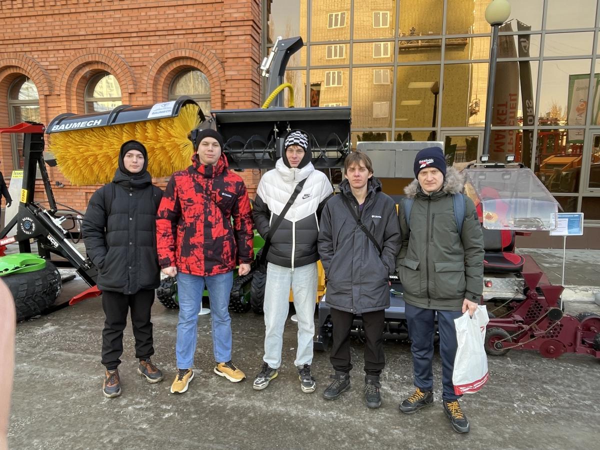 Будущее агропрома глазами студентов: Вавиловский университет на форуме «Саратов – АГРО – 2026» Фото 1