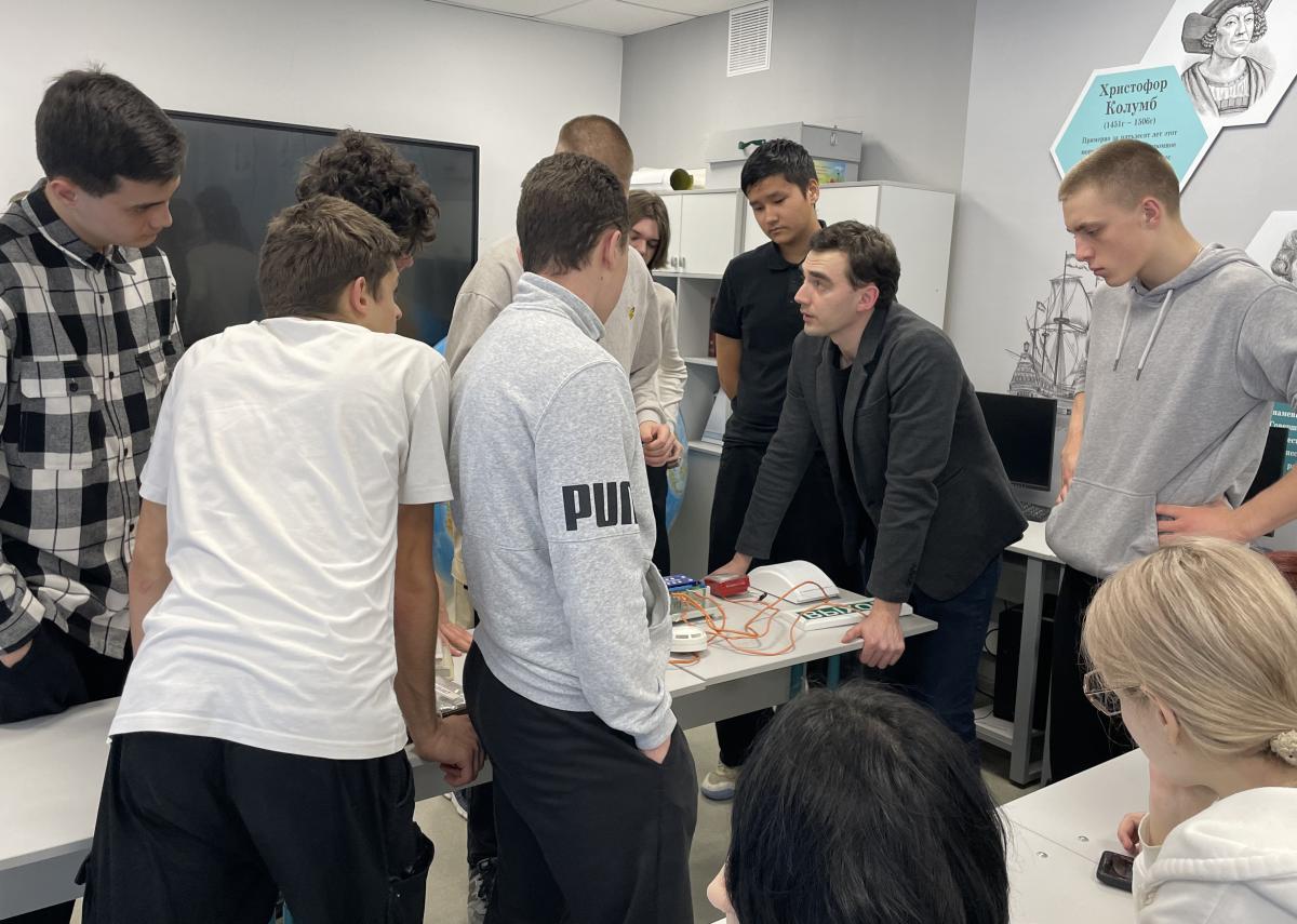 Инженерное будущее начинается здесь: Вавиловский университет вдохновил школьников в «Галактике 64» Фото 1