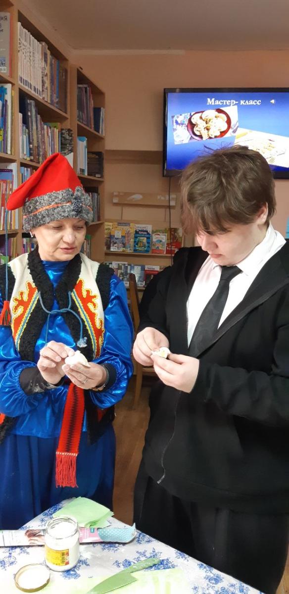 Кураторский час: путешествие в мир Гоголя и традиций Фото 11