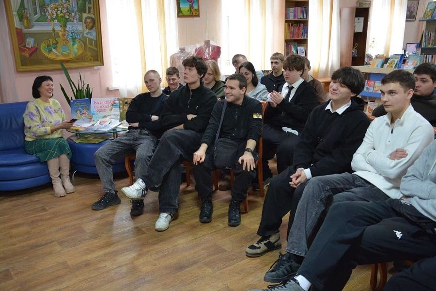 Кураторский час: путешествие в мир Гоголя и традиций Фото 2