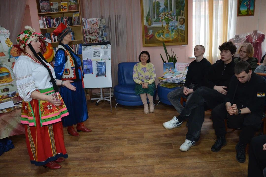 Кураторский час: путешествие в мир Гоголя и традиций Фото 9