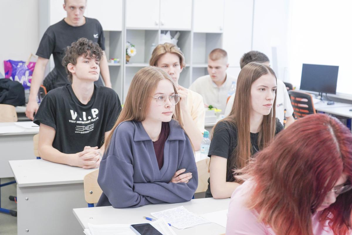 В центре «Галактика 64» завершилась профильная смена Вавиловского университета Фото 2