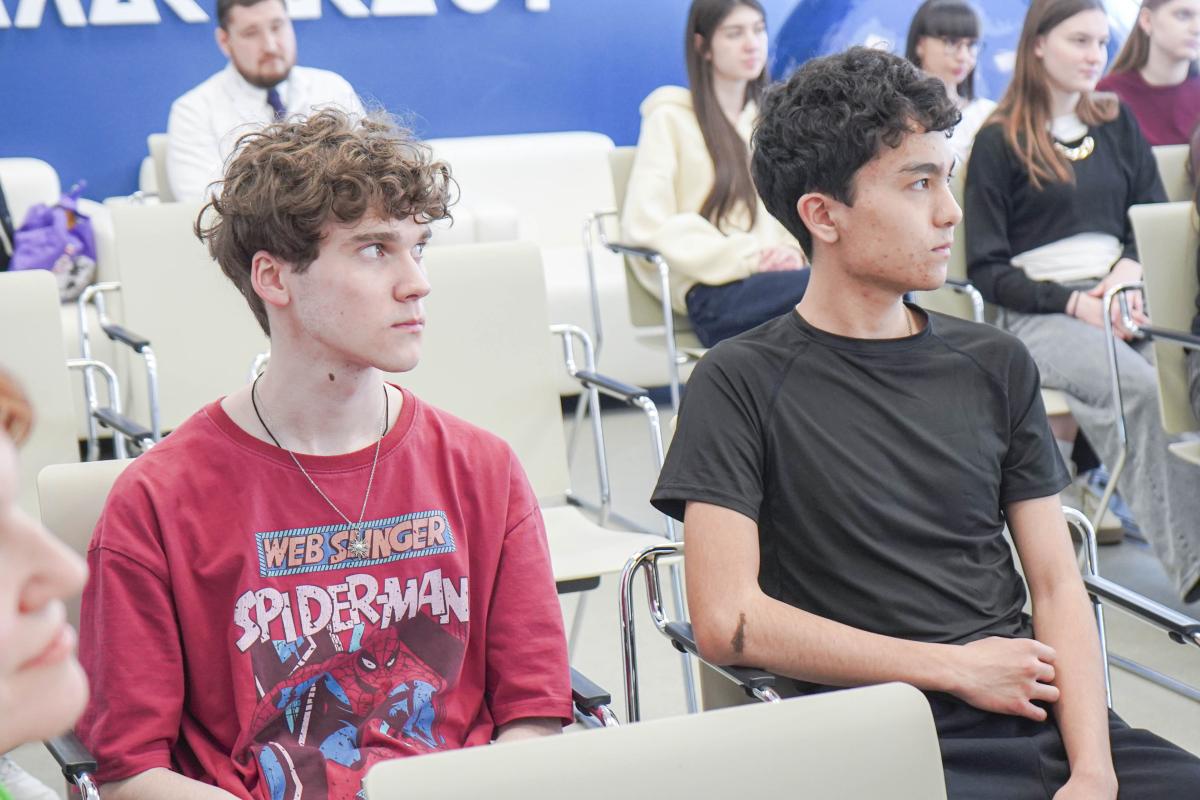 В центре «Галактика 64» стартовала профильная смена Вавиловского университета Фото 4